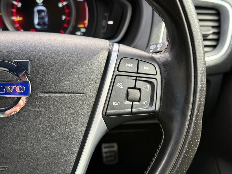 Used Volvo V40 2015 for sale - 78196696: Photo 8