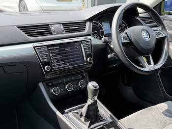 Used Skoda Superb 2017 for sale - 78273941: Photo