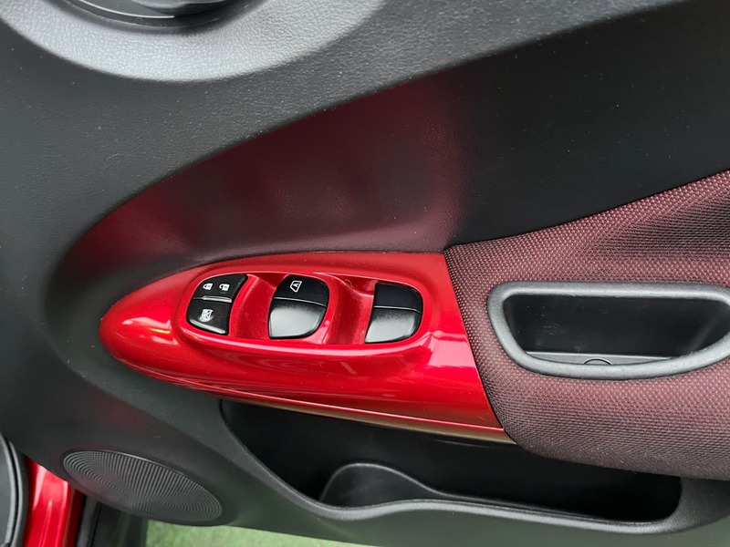 Used Nissan Juke 2011 for sale - 76974037: Photo 18