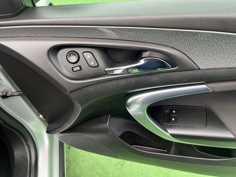 Used Vauxhall Insignia 2015 for sale - 76596054: Photo 17