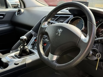Used Peugeot 3008 2015 for sale - 79314993: Photo