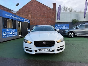 Used Jaguar XE 2015 for sale - 77162075: Photo