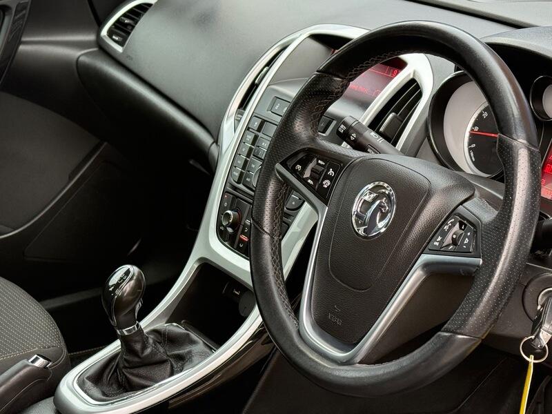 Used Vauxhall Astra 2014 for sale - 78196726: Photo 2