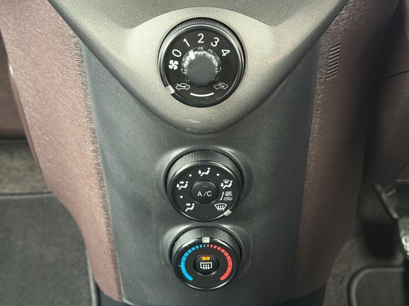 Used Toyota IQ 2010 for sale - 78196738: Photo 22