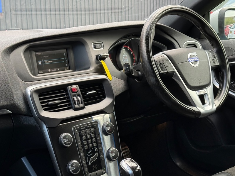 Used Volvo V40 2015 for sale - 78069655: Photo 21