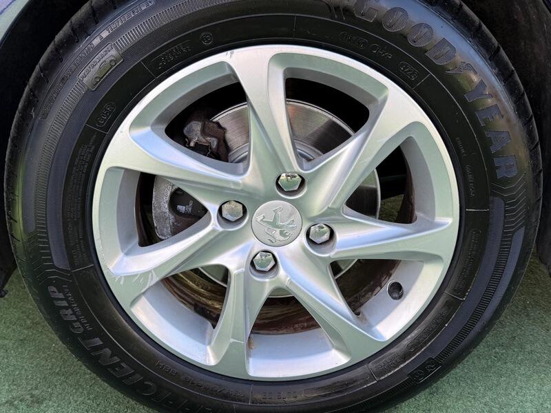 Used Peugeot 208 2012 for sale - 78196721: Photo 15