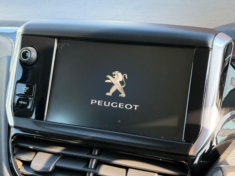 Used Peugeot 208 2012 for sale - 78196721: Photo 8