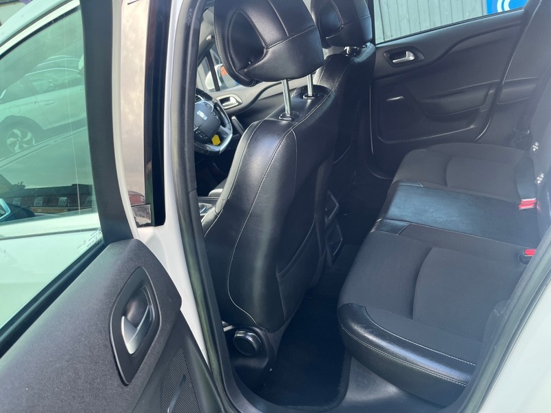 Used Citroen DS4 2014 for sale - 76292258: Photo 14