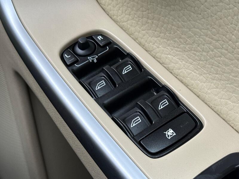 Used Volvo XC60 2009 for sale - 78196712: Photo 28