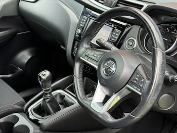 Used Nissan Qashqai 2017 for sale - 78469611: Photo