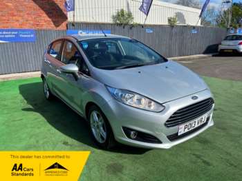 2013 - 1.25 Zetec Hatchback 5dr Petrol Manual Euro 5 (82 ps)