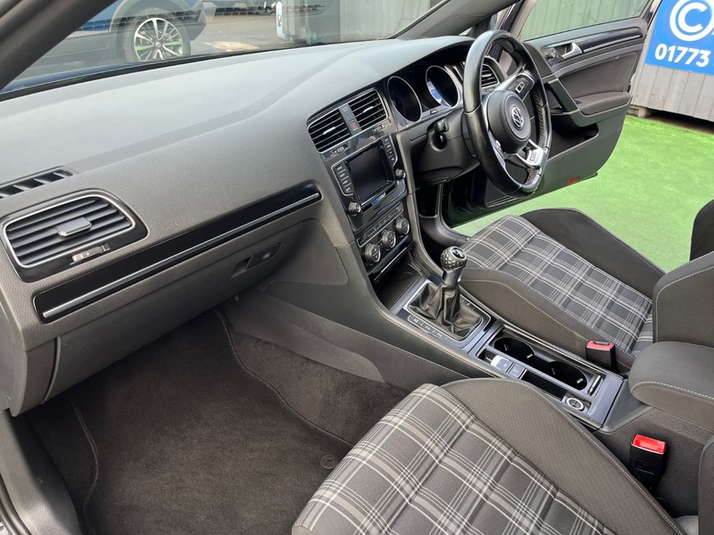 Used Volkswagen Golf 2014 for sale - 76445913: Photo 15