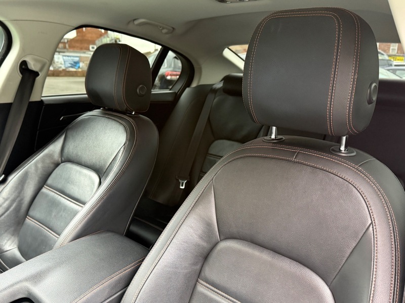 Used Jaguar XE 2015 for sale - 77709005: Photo 26