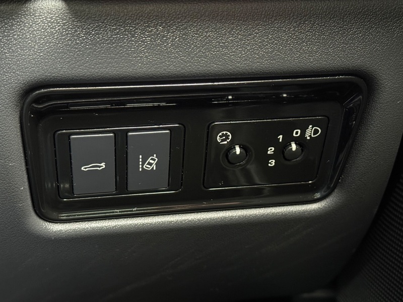 Used Jaguar XE 2015 for sale - 77709005: Photo 32