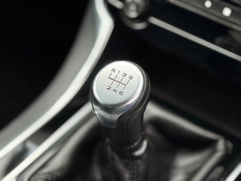 Used Jaguar XE 2015 for sale - 77709005: Photo 8