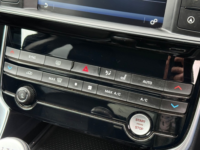 Used Jaguar XE 2015 for sale - 77709005: Photo 9