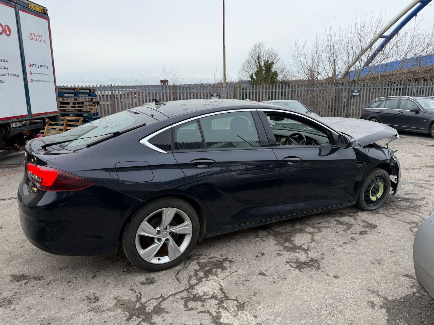 Used Vauxhall Insignia 2019 for sale - 77932326: Photo 2