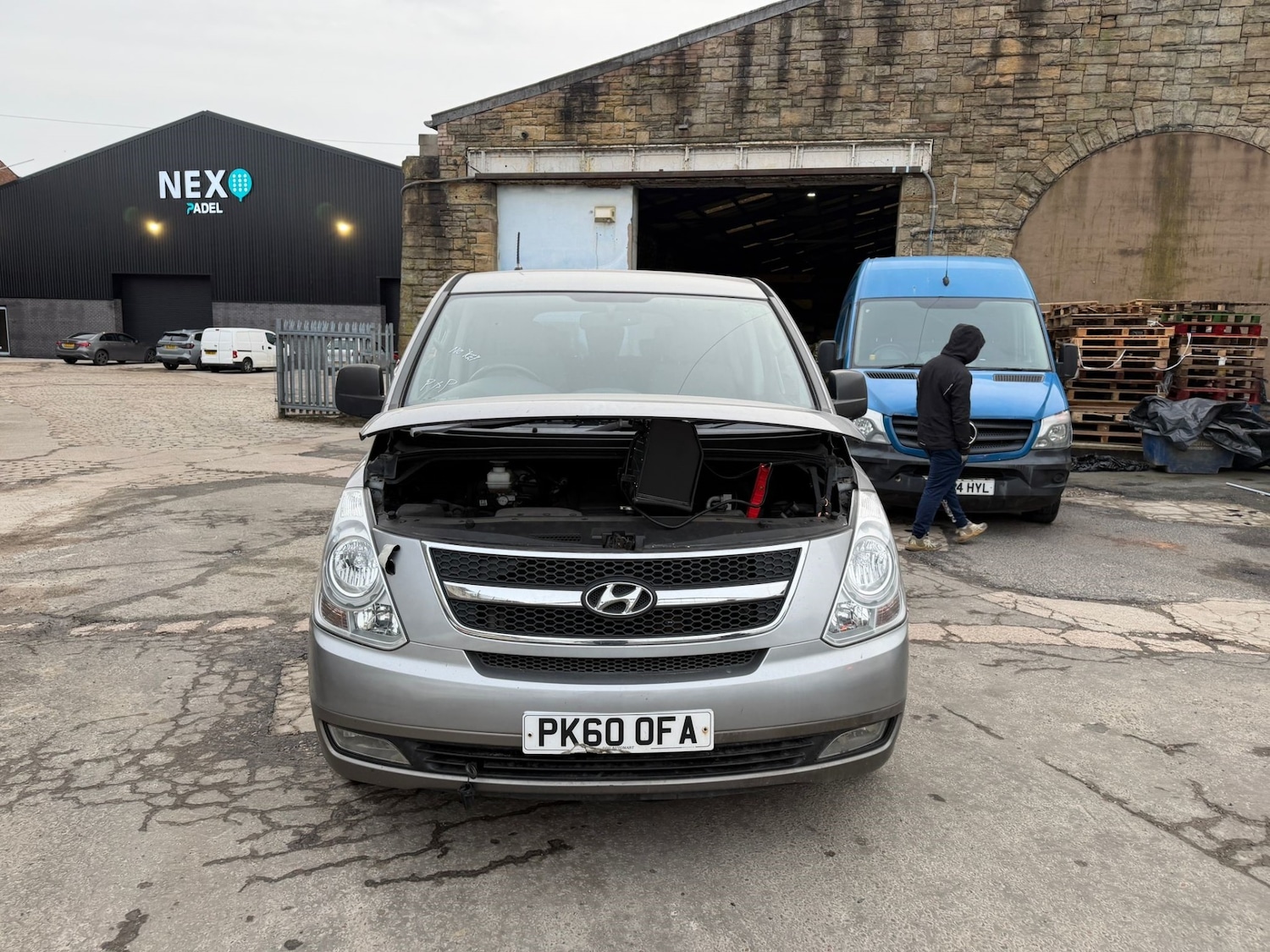 Used Hyundai i800 2010 for sale - 77932026: Photo 2