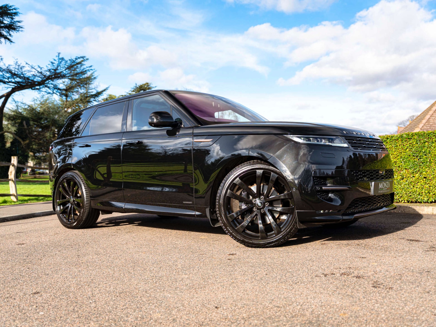 Used Land Rover Range Rover Sport 2023 for sale - 77965777: Photo 2