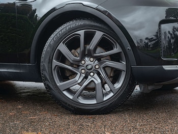 Used Land Rover Discovery 2019 for sale - 76848851: Photo