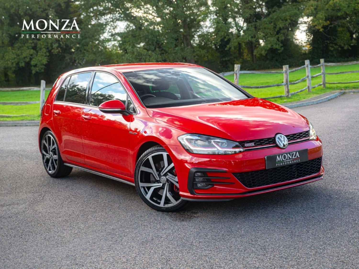 Used Volkswagen Golf 2019 for sale - 76878116: Photo 1