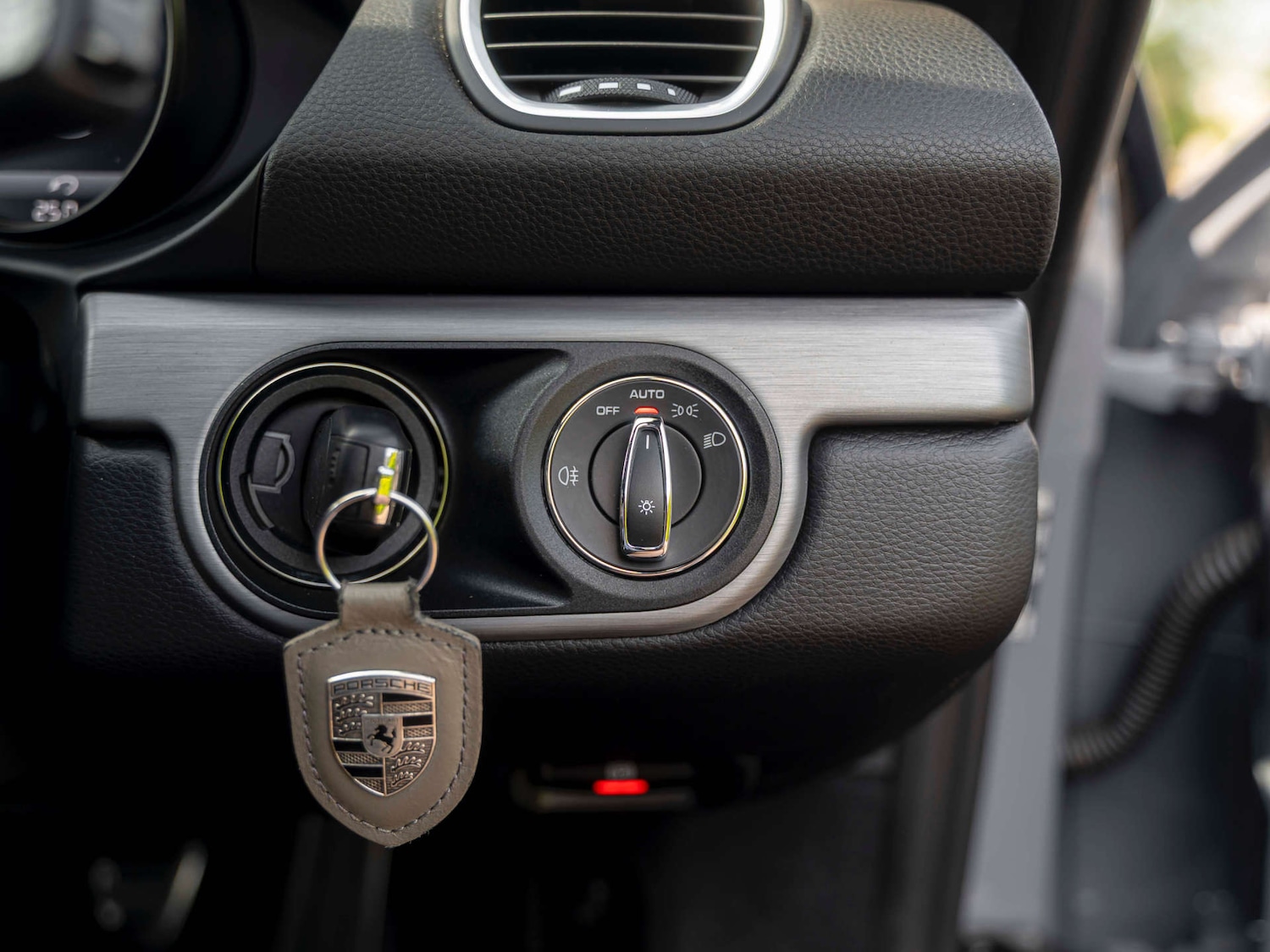 Used Porsche Cayman 2022 for sale - 76829783: Photo 35