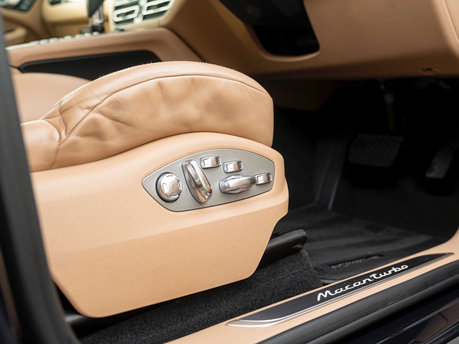 Used Porsche Macan 2019 for sale - 76699693: Photo 24