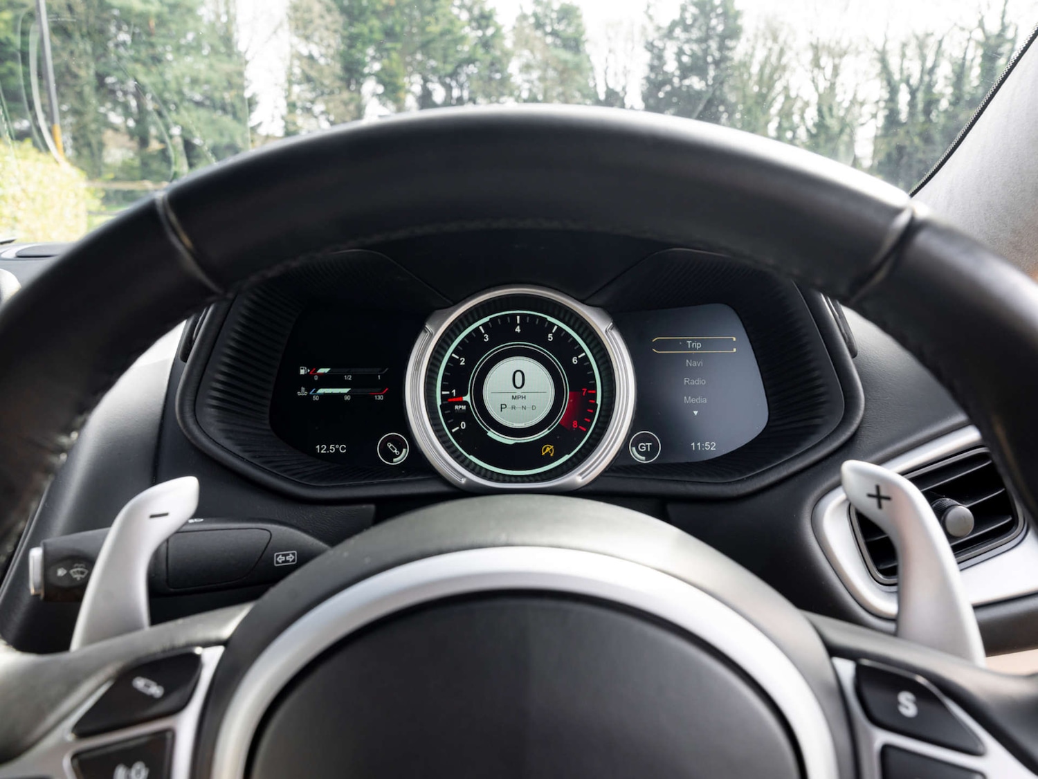 Used Aston Martin DB11 2018 for sale - 77965778: Photo 25