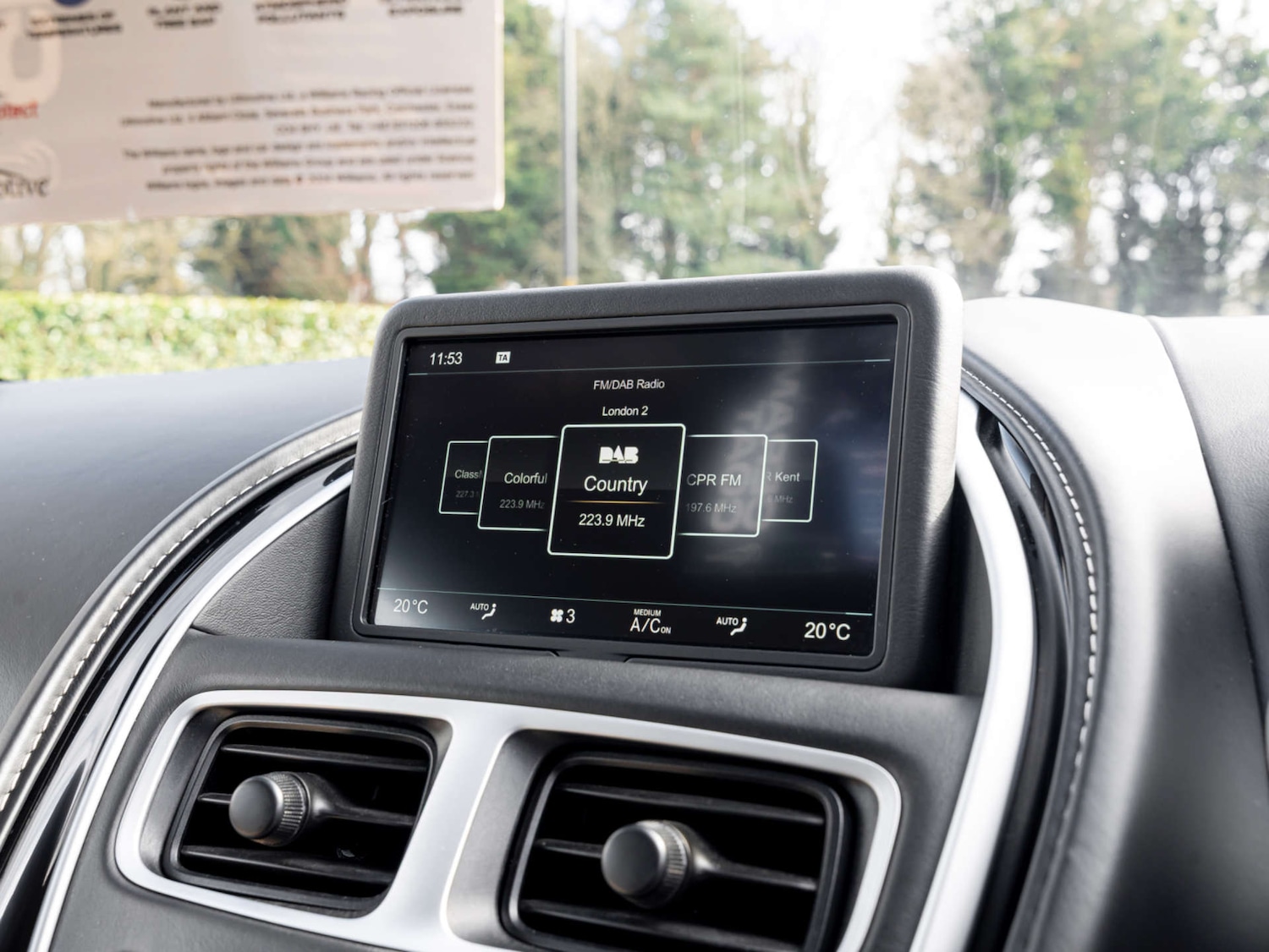 Used Aston Martin DB11 2018 for sale - 77965778: Photo 27