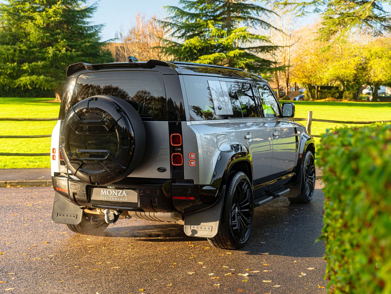 Used Land Rover Defender 2023 for sale - 76895842: Photo 17