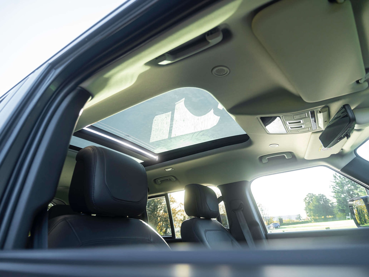 Used Land Rover Defender 2023 for sale - 76895842: Photo 28