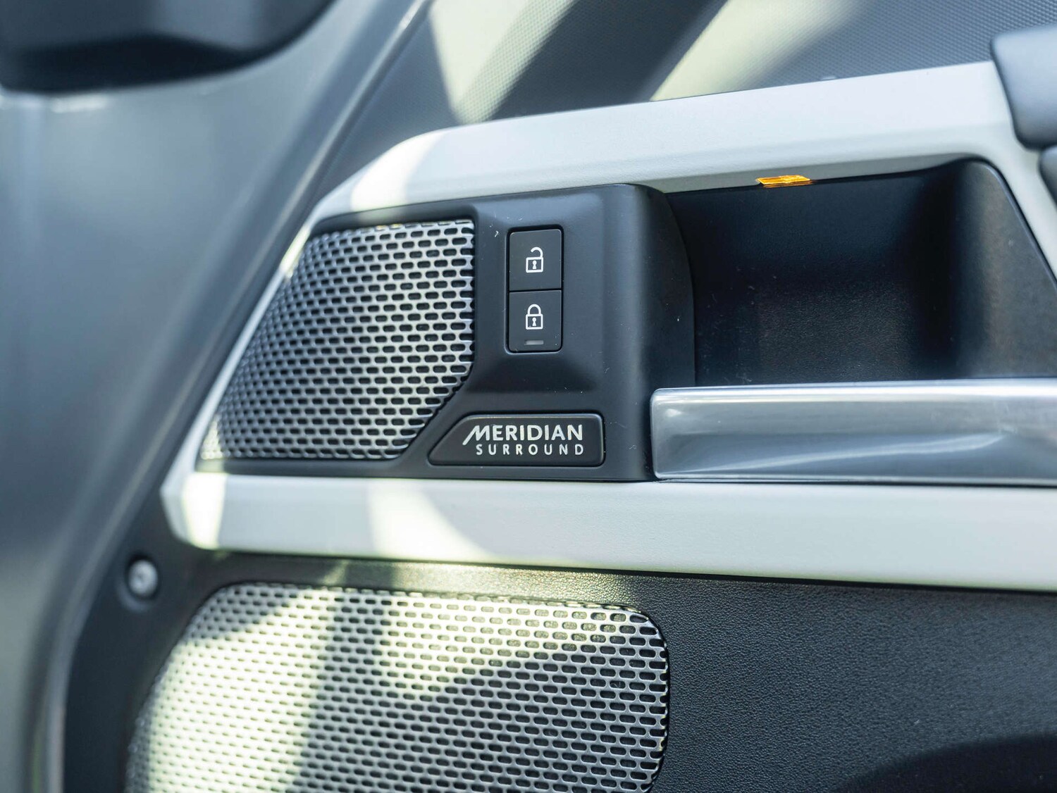 Used Land Rover Defender 2023 for sale - 76895842: Photo 31