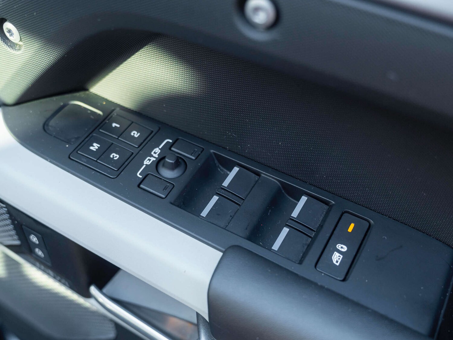 Used Land Rover Defender 2023 for sale - 76895842: Photo 32