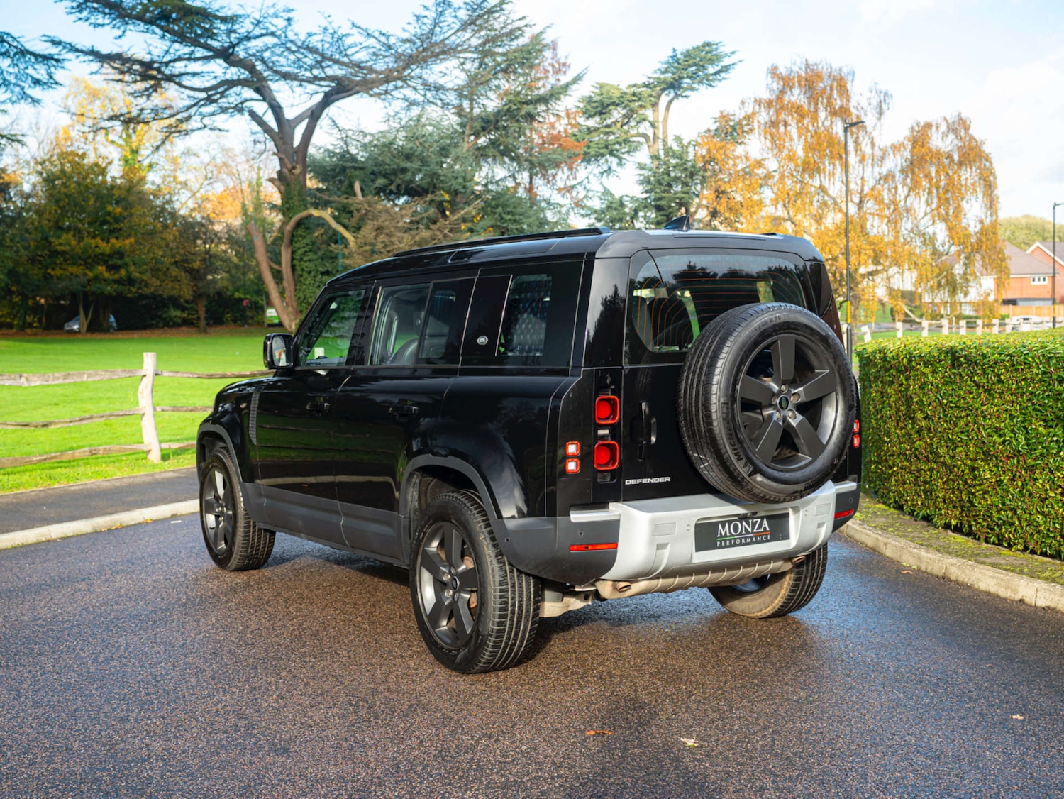 Used Land Rover Defender 2021 for sale - 76493602: Photo 13