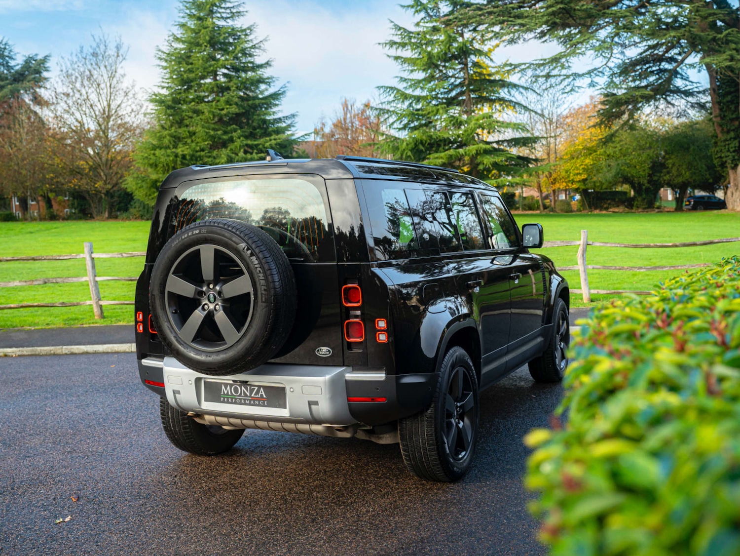 Used Land Rover Defender 2021 for sale - 76493602: Photo 15