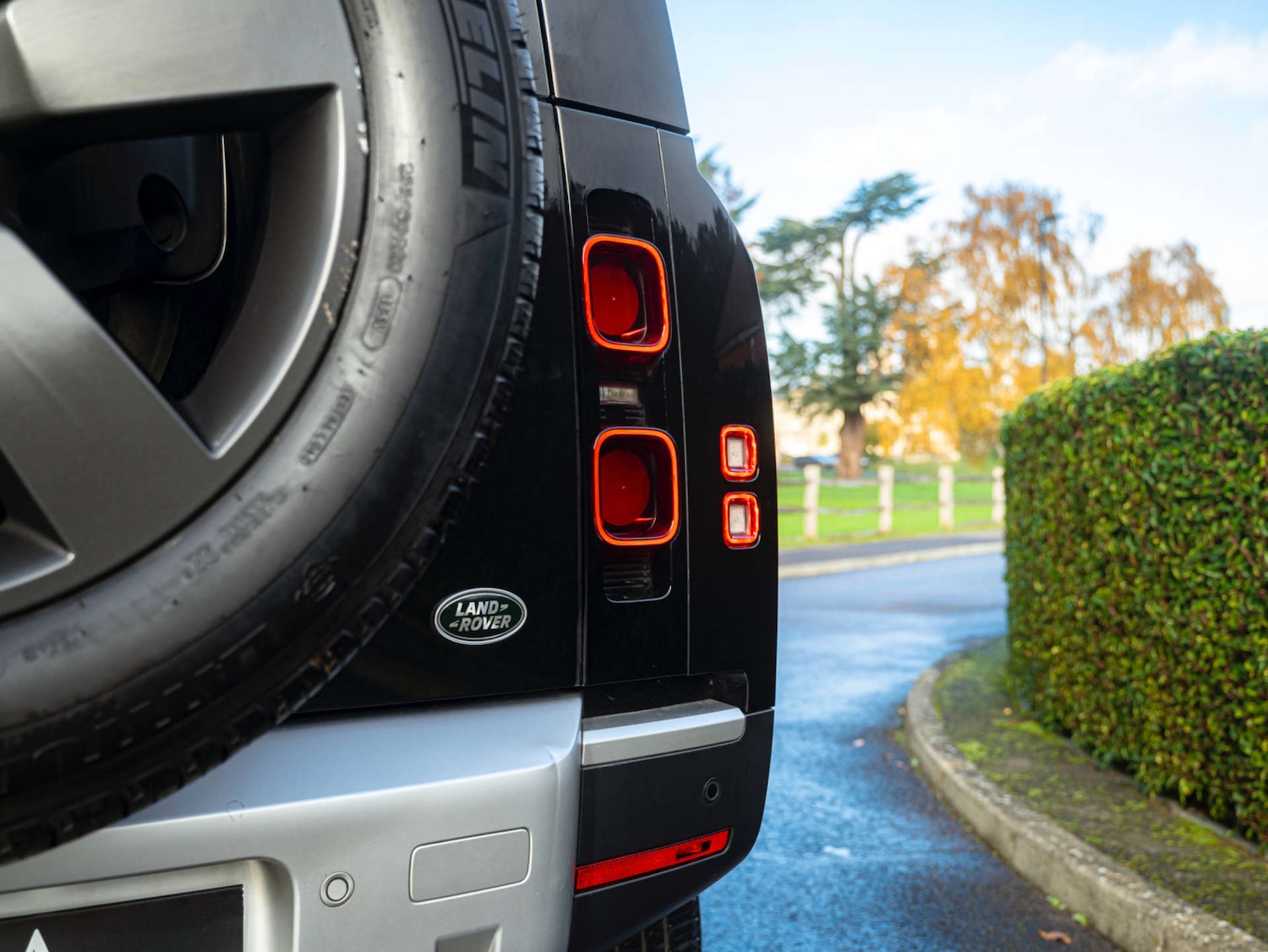 Used Land Rover Defender 2021 for sale - 76493602: Photo 16