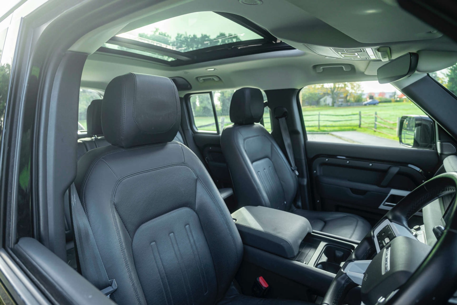 Used Land Rover Defender 2021 for sale - 76493602: Photo 20