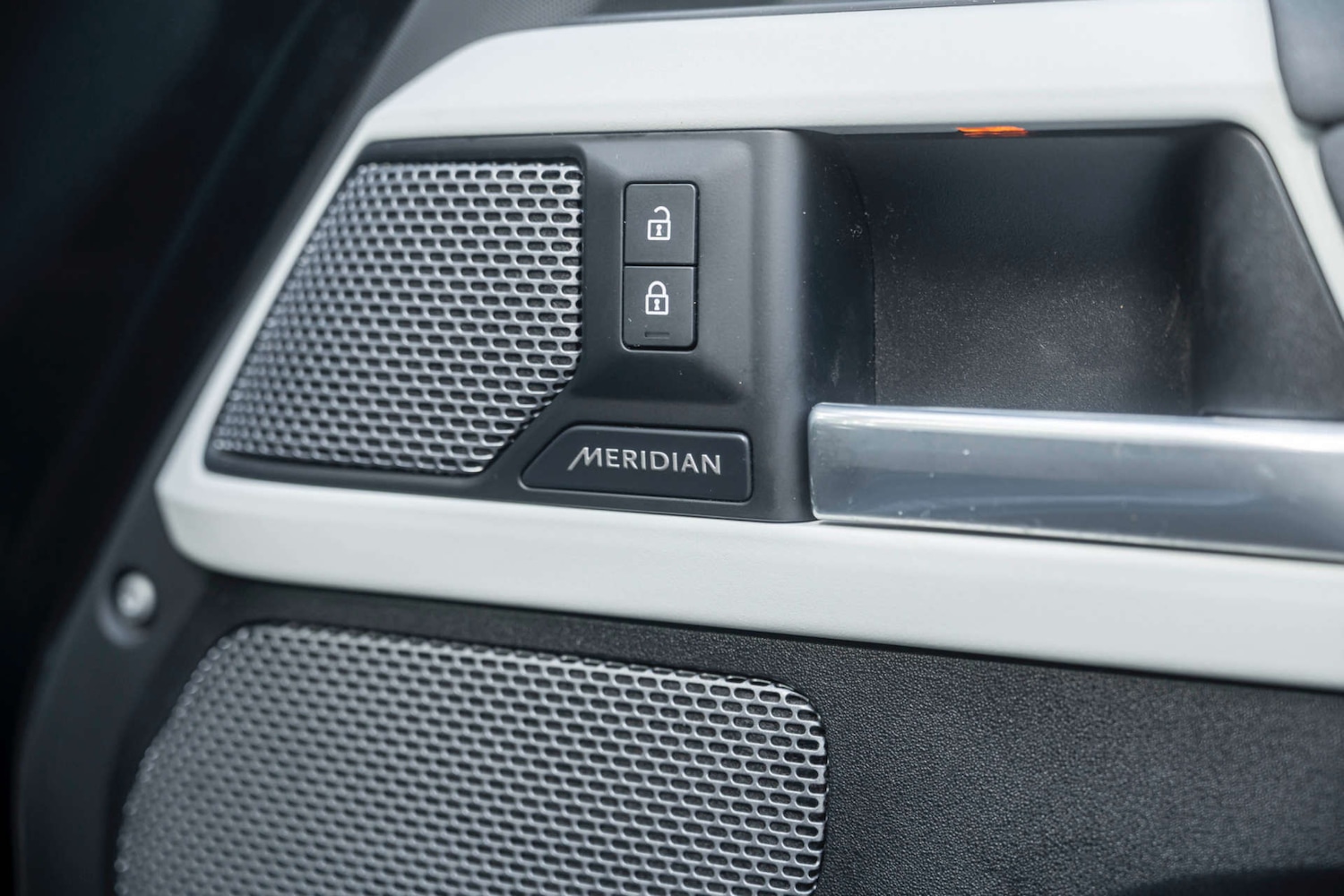 Used Land Rover Defender 2021 for sale - 76493602: Photo 22