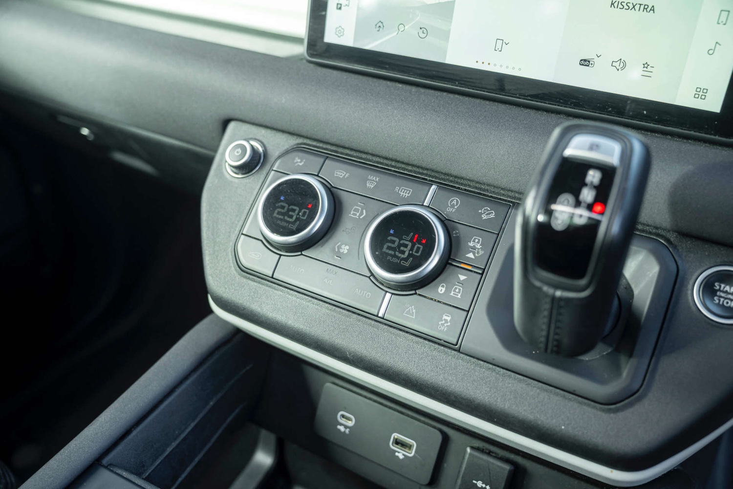 Used Land Rover Defender 2021 for sale - 76493602: Photo 28