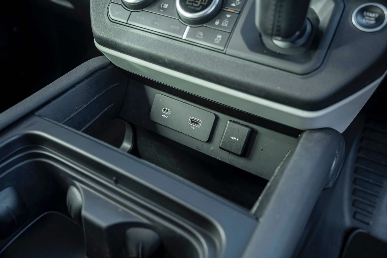 Used Land Rover Defender 2021 for sale - 76493602: Photo 29