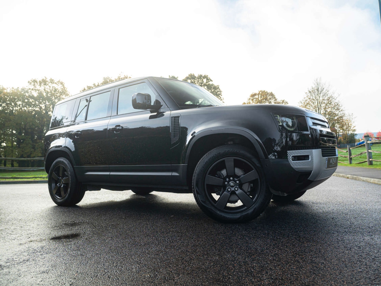 Used Land Rover Defender 2021 for sale - 76493602: Photo 3