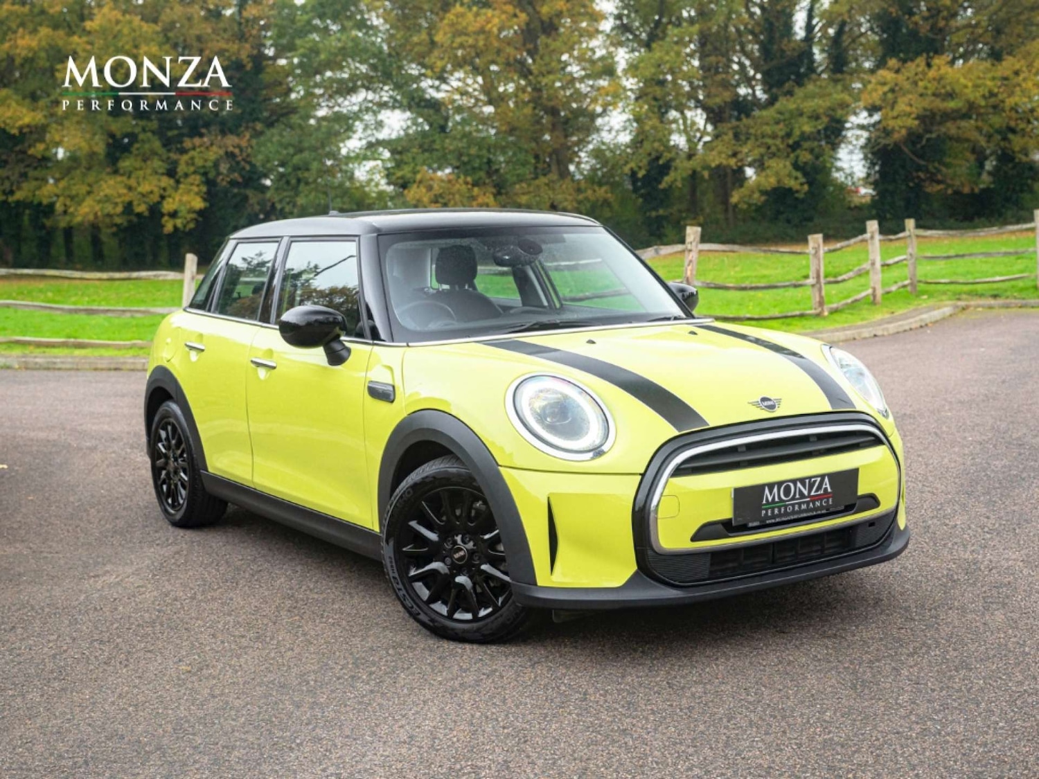 Used MINI Hatch 2022 for sale - 76878117: Photo 1