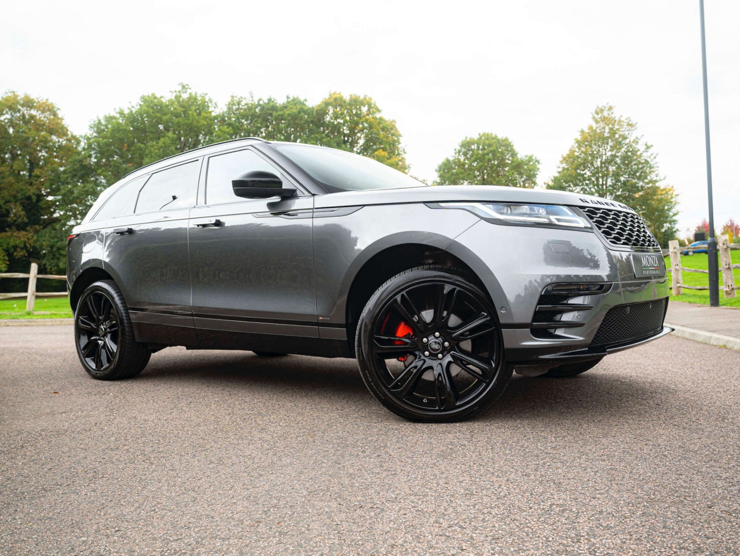 Used Land Rover Range Rover Velar 2019 for sale - 76983885: Photo 2