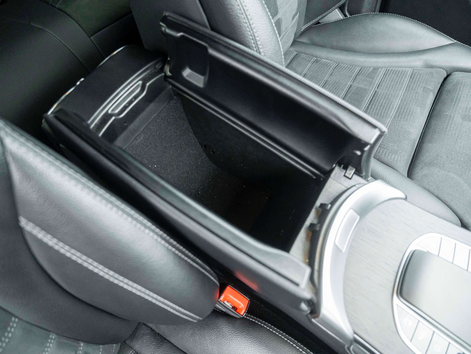 Used Mercedes-Benz GLC 2019 for sale - 76281753: Photo 34