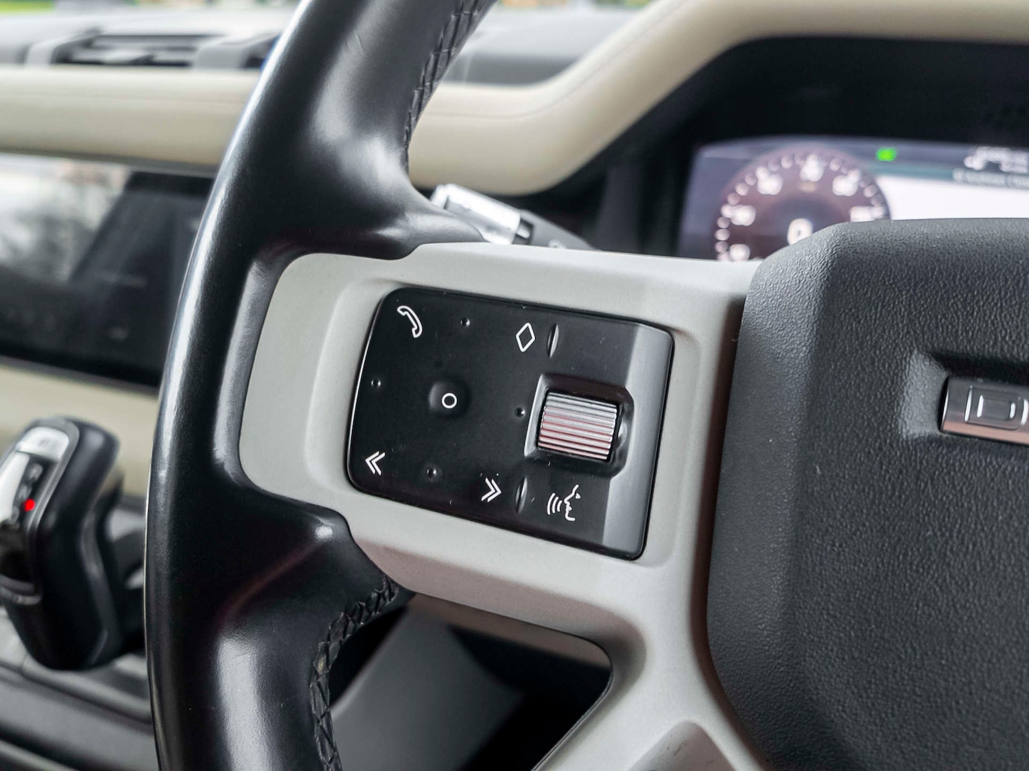 Used Land Rover Defender 2020 for sale - 77201565: Photo 22