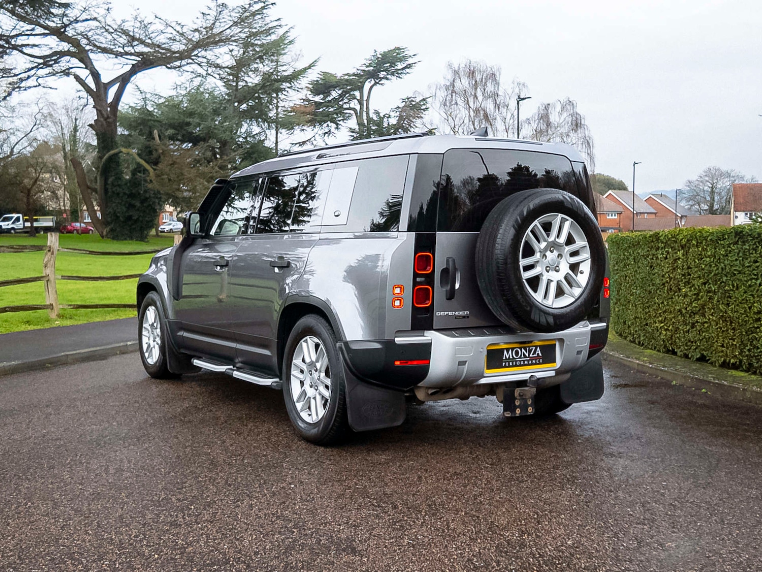 Used Land Rover Defender 2020 for sale - 77790768: Photo 11