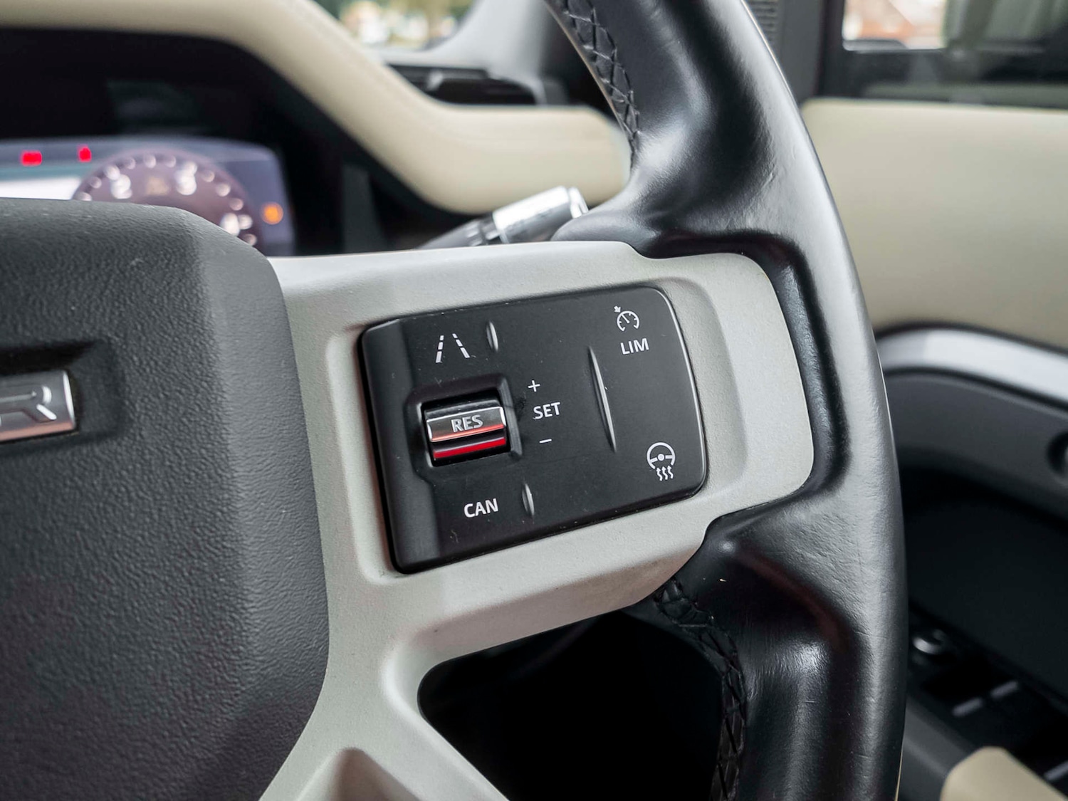 Used Land Rover Defender 2020 for sale - 77790768: Photo 23