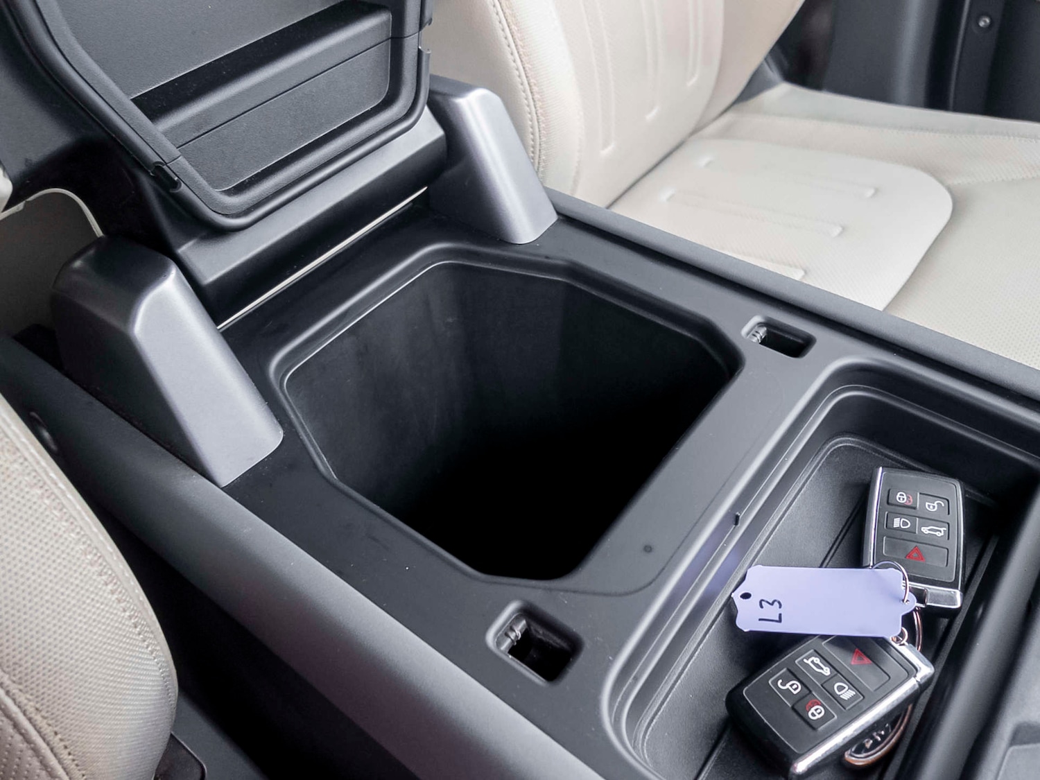 Used Land Rover Defender 2020 for sale - 77790768: Photo 29