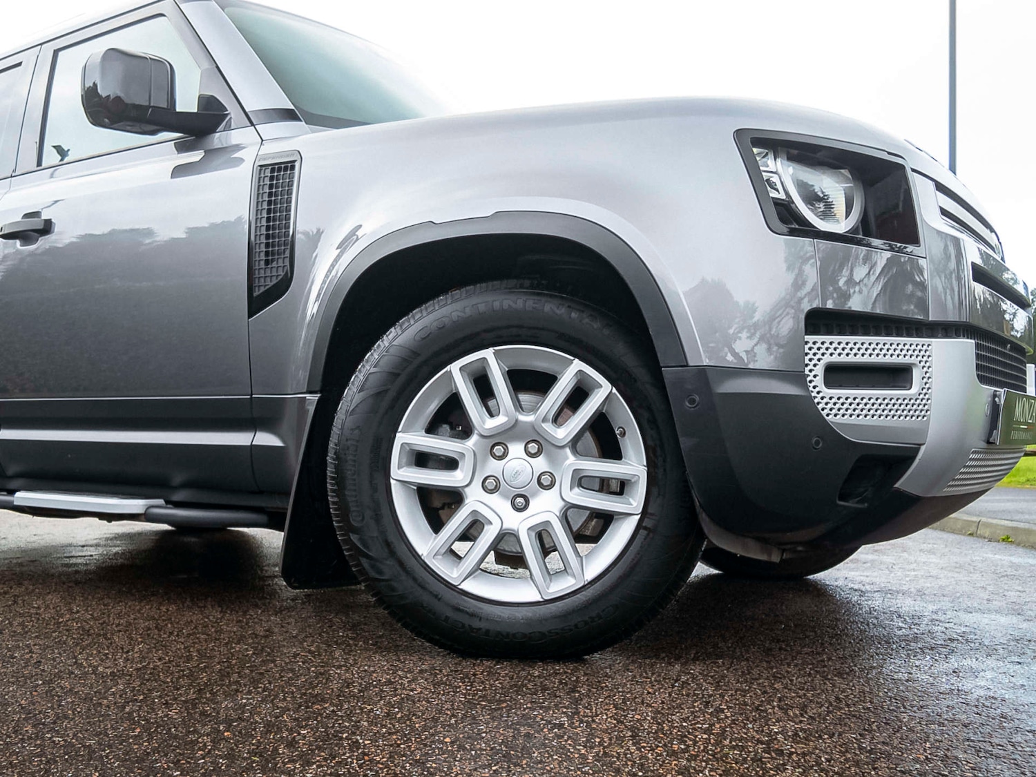 Used Land Rover Defender 2020 for sale - 77790768: Photo 3