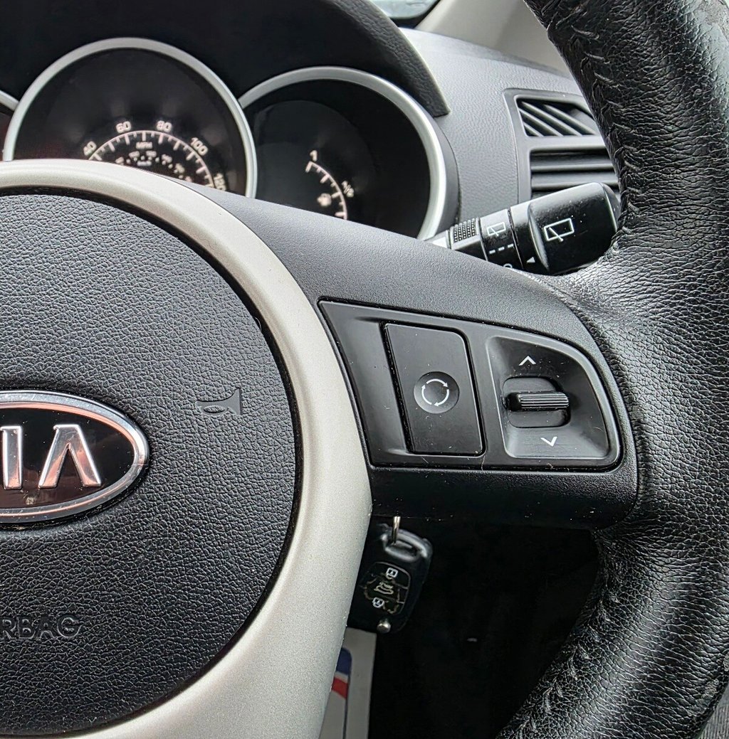 Used Kia Venga 2010 for sale - 77693225: Photo 27